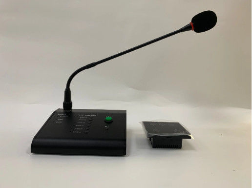 profesional del micrófono inalámbrico con el sistema PA del amplificador audio